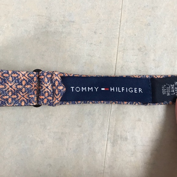 Tommy Hilfiger Bow Tie - Picture 3 of 4